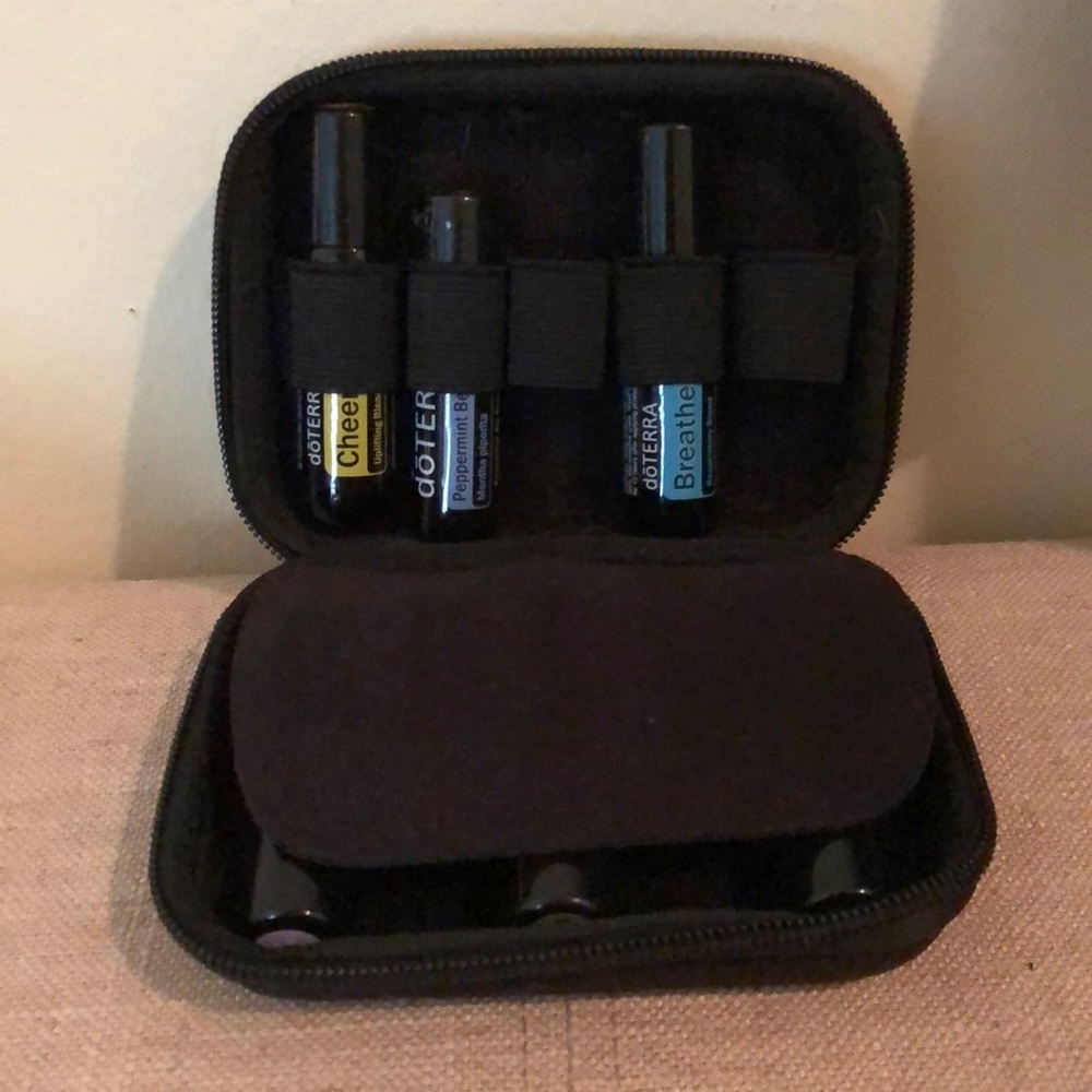 Essential oil case for rollers